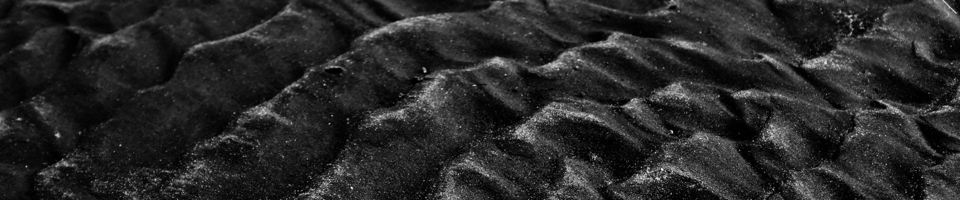 Black Wavy Sand